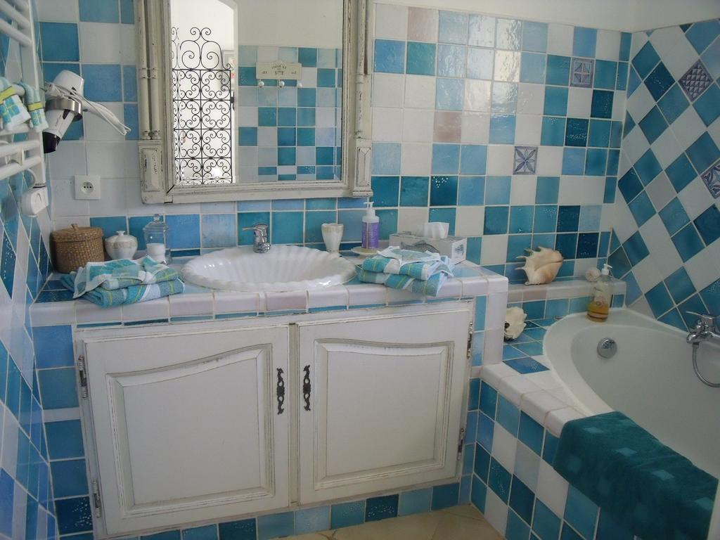 Le Pigeonnier Chambre D'Hotes La Provenc'Ane Salernes Exterior foto