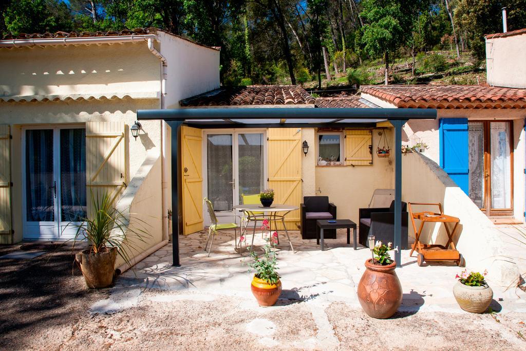 Le Pigeonnier Chambre D'Hotes La Provenc'Ane Salernes Exterior foto